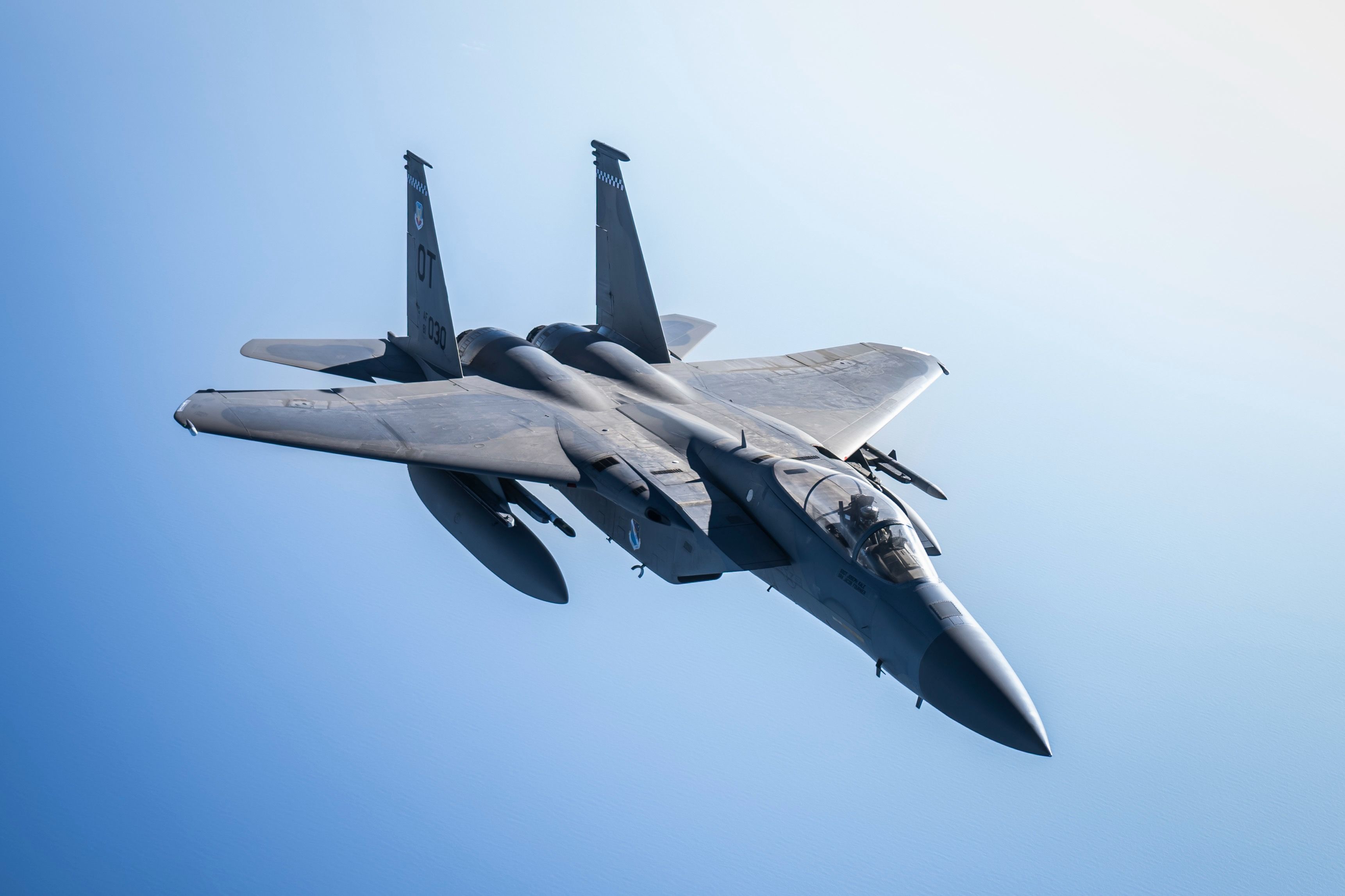 F16 Outline