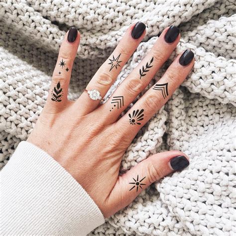Finger Tattoos Ideas