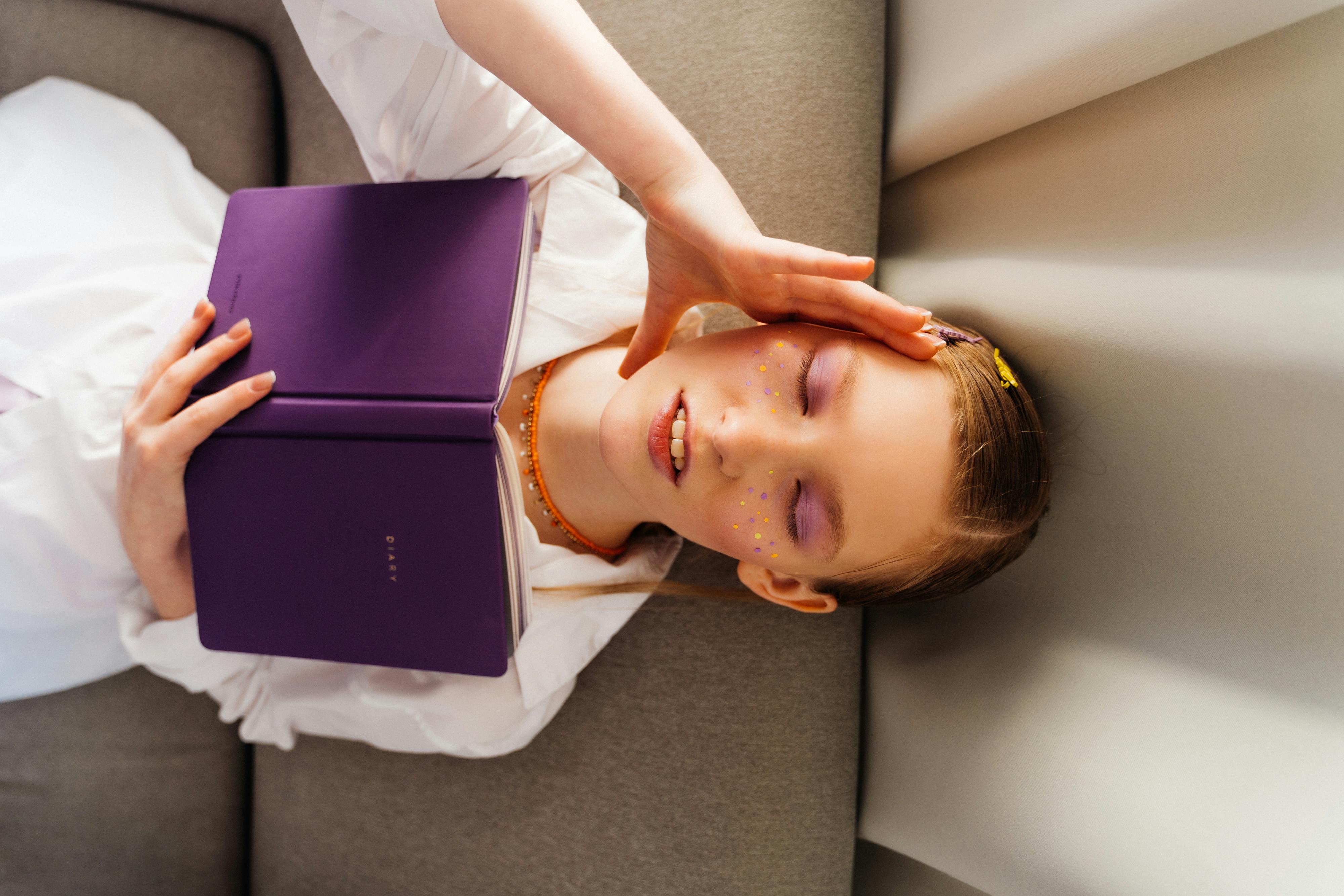 5 Side Effects Of Reading While Lying Down
