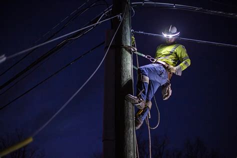 How Dangerous Is Being A Lineman