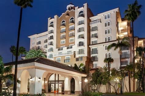 Best Santa Ana Airport Hotels for Convenience