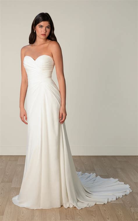 Slim a Line Wedding Dress Trends 2023