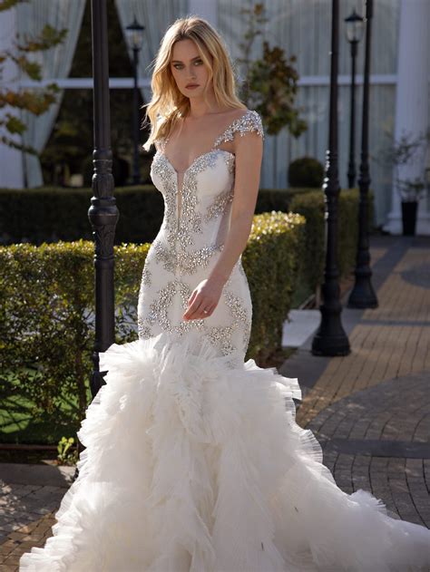 Ultimate Tulle Mermaid Wedding Gown Guide