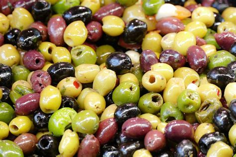 What Do Olives Taste Like